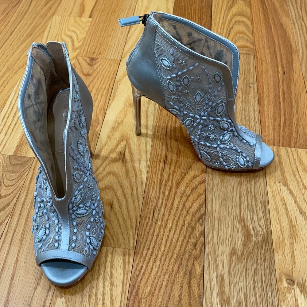 **BCBGMAXAZRIA ICE BLUE BEADED/LACE/SATIN HEELS 8